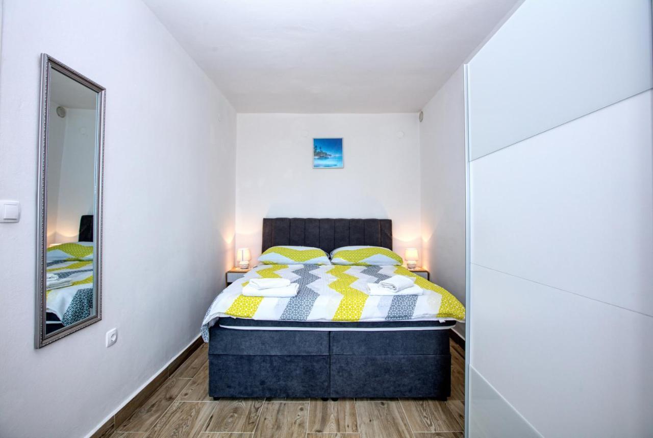 Apartment Tisno 5130C Exterior photo