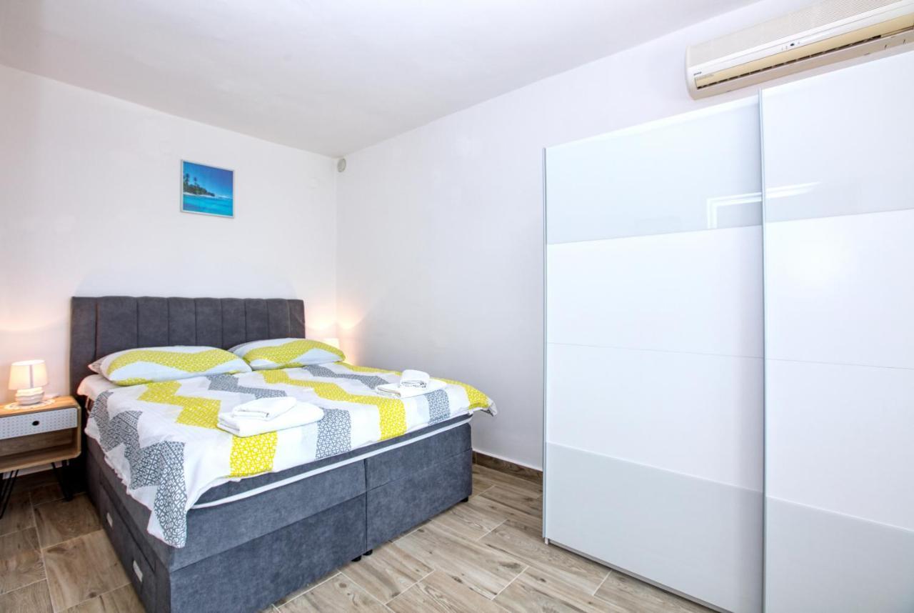 Apartment Tisno 5130C Exterior photo